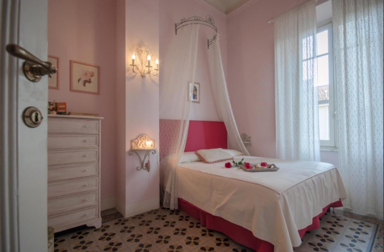 ヴィアレッジョ Il Sole Antico Bed & Breakfast エクステリア 写真